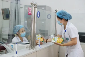 Vinamilk tặng TP.HCM 48.000 sản phẩm cho tuyến đầu chống dịch