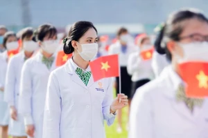 Xúc động lễ ra quân tiêm vắc xin COVID-19 thần tốc tại TP.HCM