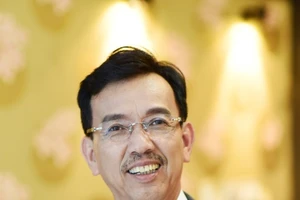 Ông David Dương tái ký hợp đồng thu gom rác trị giá 1,2 tỷ đô ở Mỹ