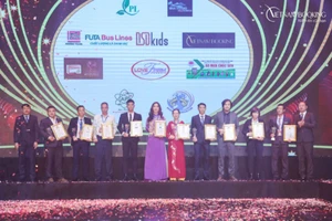 Vietnam Booking được tôn vinh “Bảng vàng dành cho doanh nghiệp“