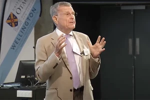 Cựu viên chức WHO: Hàng tỷ người hút thuốc lá muốn được lắng nghe