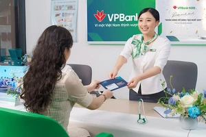 VPBank trao đổi online với các nhà đầu tư