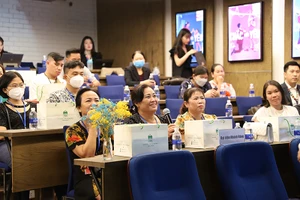 Prudential công bố danh sách các khách hàng trúng 3 chuyến du lịch châu Âu và 30 iPhone 14 Pro