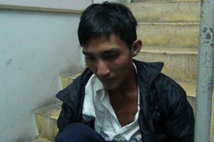 Truy bắt 'nhạc công' giật điện thoại của sinh viên 