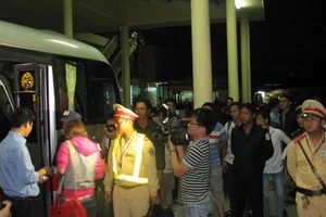 Bắt xe khách giường nằm nhồi nhét khách