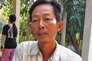 Đánh bài thiếu tiền chung vé số trúng độc đắc