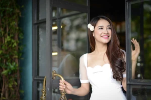 Nhã Phương ngọt ngào và trẻ trung