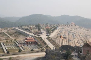 Lăng mộ tiền tỷ ở Hòa Bình