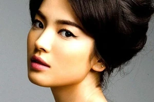 Tung tin Song Hye Kyo là gái bao, bị phạt tiền