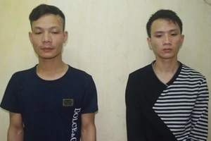 Cướp túi xách hơn 100 triệu đồng về tặng vợ