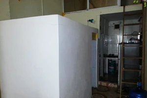 Sự thật đau lòng vụ mẹ xây lô cốt giữa nhà nhốt con gái 9 tuổi