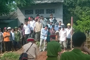 Va chạm xe chở gỗ, người đi xe máy đứt lìa cổ