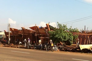 Rượt chém chồng vì nghi có "bà nhỏ"