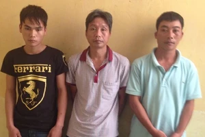 Nữ nhân viên massage 'tới bến' với khách