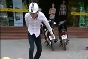 Tạm giam thanh niên không chấp hành hiệu lệnh, hạ gục CSGT trên đường