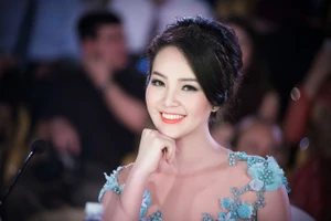 Á hậu Thụy Vân nổi bật trên ghế giám khảo