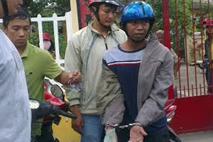 Chat sex trên mạng, nữ sinh bị cưỡng dâm, tống tiền