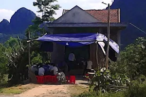 Nghịch bom bi, 2 anh em tử vong tại chỗ