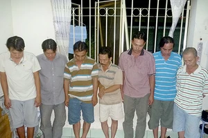 Bắt 7 đối tượng đá gà