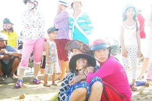 Một cô gái chết bất thường giữa dải phân cách