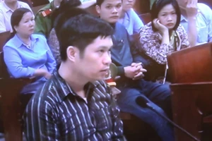 Lời khai mới tiết lộ của bác sĩ Tường về 2 vết rạch trên xác