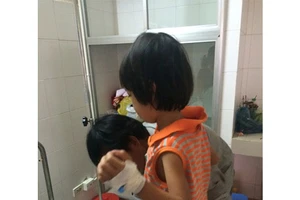 Bắt khẩn cấp bí thư chi bộ liên quan vụ hiếp dâm bé 6 tuổi