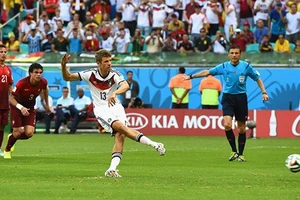 Đức thắng Algeria, Nigeria hòa Pháp