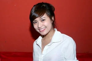 Đường tình lận đận của những hot girl lấn sân showbiz