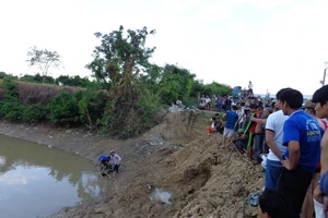 Phát hiện xác chết phân hủy dưới chân cầu