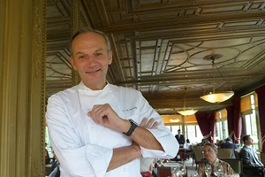 Bếp trưởng ba sao quốc tế đến Việt Nam