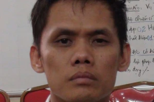 Đe dọa, ép nữ sinh quan hệ tình dục nhiều lần để trừ... tiền "ảo"