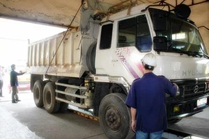 Vụ bắt đăng kiểm viên nhận tiền: Chuyển hồ sơ sang cơ quan điều tra