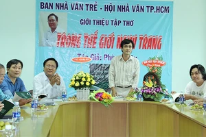 “Trong thế giới ngụy trang” - “thế giới” của người lao động nghèo