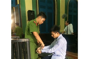 “Yêu” bạn gái nhí bốn lần trong đêm lãnh 13 năm tù