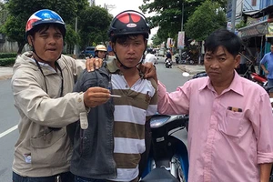 Trộm xe máy hối lộ 15 triệu đồng cho các “hiệp sĩ”