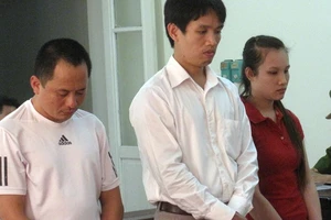 Vợ lừa bán căn hộ của chồng vì ham cờ bạc