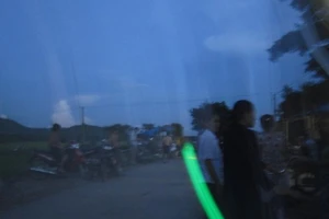 Đi chơi ngày nghỉ lễ, ba người bị nước lũ cuốn trôi