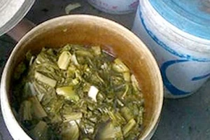 Dùng vỏ thùng đựng sơn chứa đồ ăn, dễ ung thư