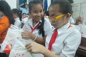 Lễ khai giảng trong đêm