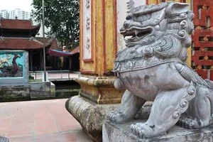 Dời sư tử đá Trung Quốc khỏi di tích