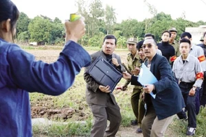 Phim “Bão qua làng” bị tố đạo kịch bản