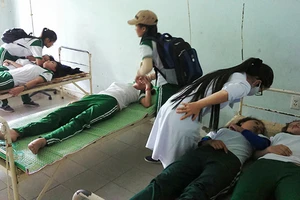 Học thể dục, chín nữ sinh viên bị ngất xỉu