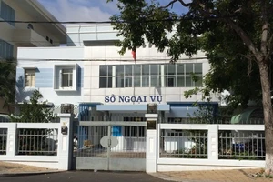 Buộc thôi việc cán bộ Sở Ngoại vụ trốn ở lại Mỹ