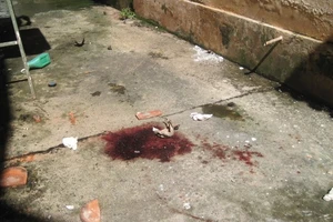 Nhà nghèo, bệnh nhiều, bệnh nhân nhảy lầu tự tử