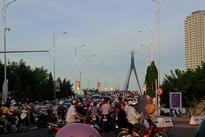 Ùn tắc giao thông nghiêm trọng tại Trung tâm TP