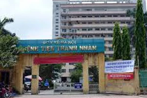 Côn đồ 'xộc' vào phòng cấp cứu đánh bác sĩ gãy xương quai hàm