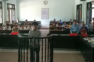 Đi đám cưới, đánh chết em ruột cô dâu