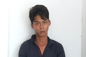 Cướp trên phố, dùng ná bắn trả cảnh sát