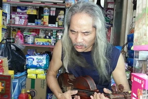 Nhạc sĩ Lê Trung Tín: Tiếng vĩ cầm giữa chợ nhớ về Hà Nội