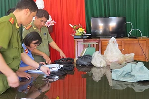 Bắt giữ ghe cá tàng trữ gần 15 kg thuốc nổ trái phép